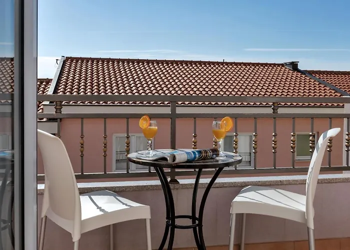 Penthaus Stipe * Μακάρσκα